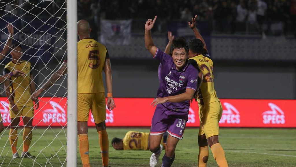FOTO: Drama 8 Gol Saat Persita Tekuk Persikabo di Liga 1